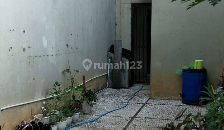 Rumah 2 Lt Bagus Cantik Komplek Elit Startegis di Pulomas 2