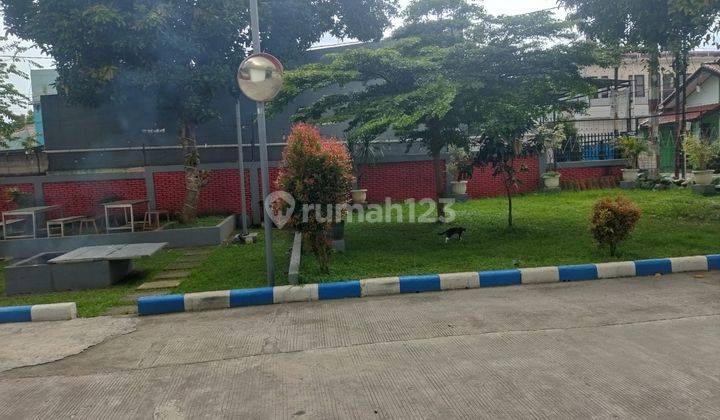 Gudang Muatan Truk Akses Startegis di Jl Jatijajar Depok  1
