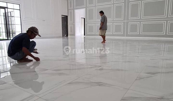 Rumah Bangunan Baru 2LT Townhouse Semi Furnish Dijakarta Selatan  2