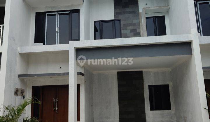 Rumah 2LT Townhouse Bebas Banjir Bangunan Baru diCluster Unicorn  1