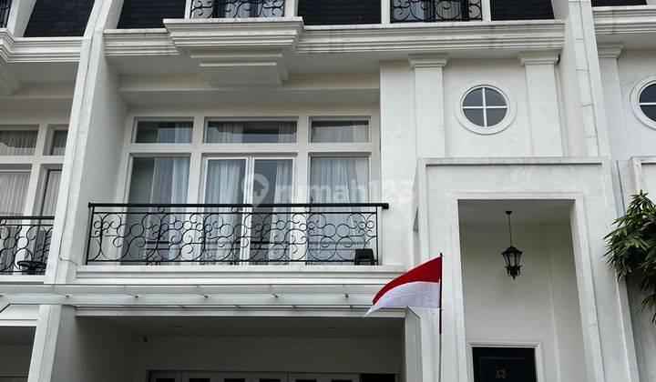 Rumah Mewah 3 Lt Ful Furnish Siap Huni Startegis di Puri Meruya  1