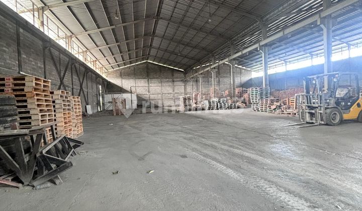 Affordable and strategic warehouse in the Rorotan Cakung industrial area.