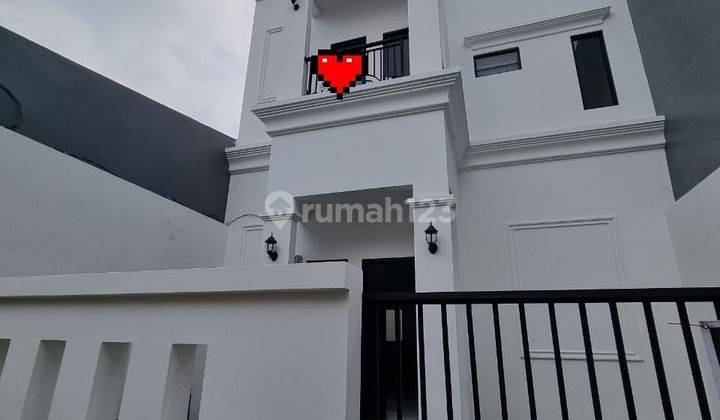 Rumah 2 Lt Siap Huni Bagus Startegis di Bulevard Hijau  1