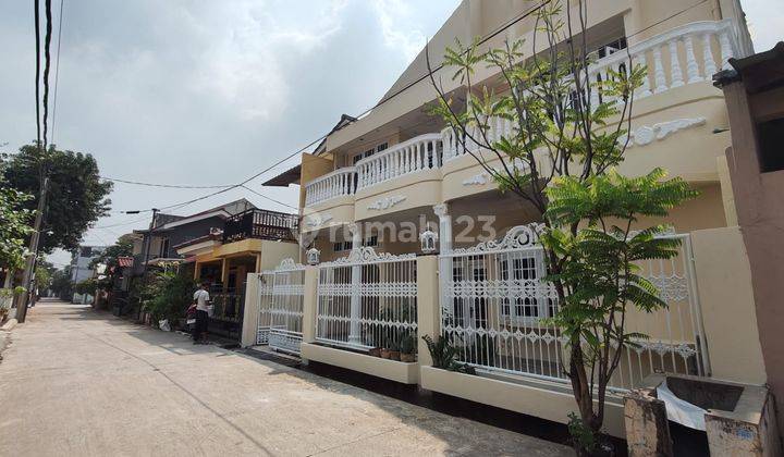 Rumah Murah 2 Lt Townhouse Siap Huni Startegis di Komp Jatibening 2