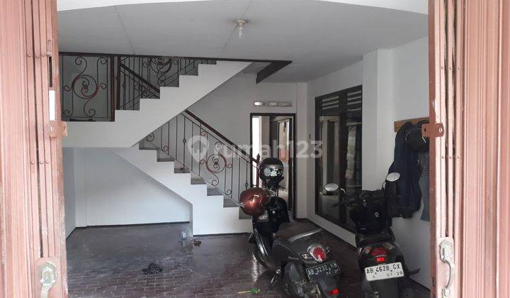 Disewakan Rumah Tinggal 2lt di Condongcatur Dekat Ugm Uny Amplaz andr 2