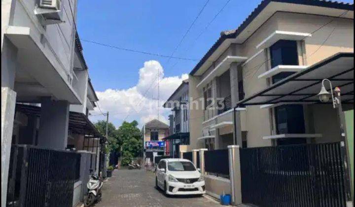 Disewakan Rumah Cantik 2lt Lokasi Dkt Upn, Pakuwon, Polda Diy Zhr 1