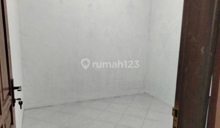 Disewakan Rumah Banyak Kamar Lokasi Premium di Depok Dkt Upn, Fe Uii. Age 2