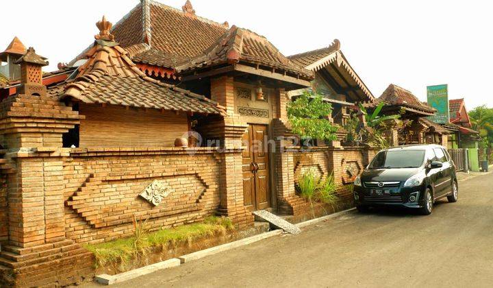 Disewakan rumah cantik semi etnik lokasi premium dkt UKRIM, SPBU, Adisucipto. Age 1