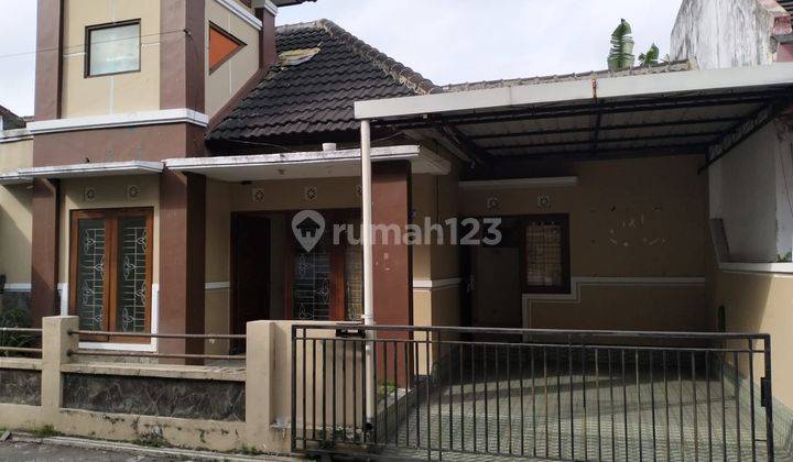 Disewakan Rumah Tinggal Lokasi Premium Dekat Amplaz, Uin. Age 1