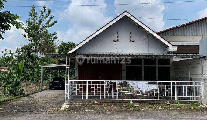 Disewakan Rumah Murah Lokasi Strategis Dkt Sch, Jcm, Terminal Jombor. Age 1