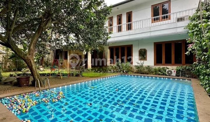 Hot Sale ! Rumah Mewah Halaman dan Tanah Luaa di Ampera Dekat Kemang 1