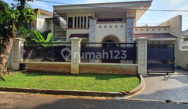 Rumah Modern Tropical Jalan Lebar Lokasi Elite Pondok Indah