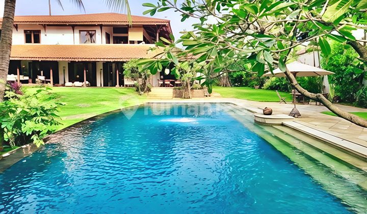 Best Price Rumah Nuansa Villa Halaman Sangat Luas di Pejaten Kemang