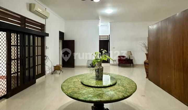 Rumah Lama Area Elite Jalan Lebar Sangat Strategis di Kebayoran Baru 2