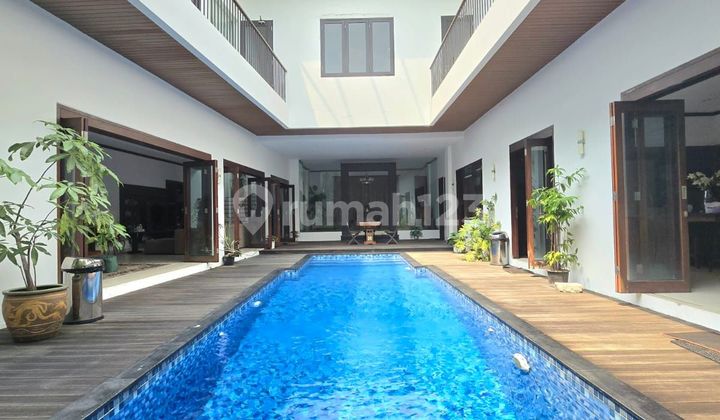 Rumah Cantik Desain Modern Tropis Lokasi Strategis Di Kemang Jakarta Selatan