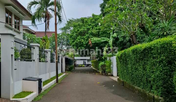 Strong House Hook Luxurious Strategic Environment In Patra Kuningan 2