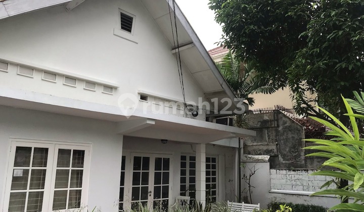 For Sale Prime Area House Strategically Located in Kebayoran Baru For Sale Prime Area House Strategically Located in Kebayoran Baru