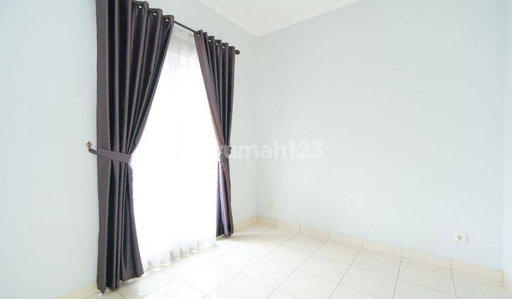 Rumah Mewah 2 Lt dibawah 1M Semi Furnished dekat Stasiun Serpong J20053 2