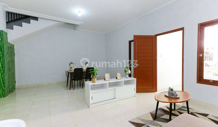 Rumah SHM 2 Lt dekat Cibubur Junction Sudah Renov Ready Furnished J21131 8