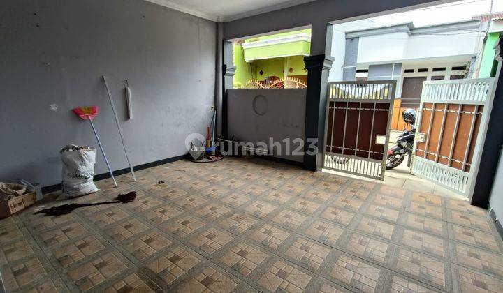 Rumah SHM 10 menit ke Plaza Taman Harapan Baru Bebas Banjir J28685 2