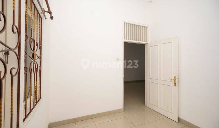 Rumah Baru Renov 6 Mnt ke Grand Galaxy Park Semi Furnished J25875 2