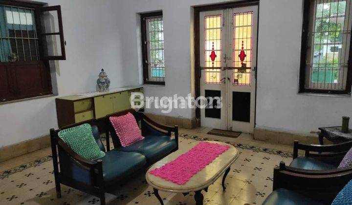 RUMAH KUNO DENGAN SENTUHAN ORNAMEN TRADISIONAL COCOK UNTUK CAFE INSTAGRAMABLE, HOMESTAY UNIK DI LAMPERSARI SEMARANG 2