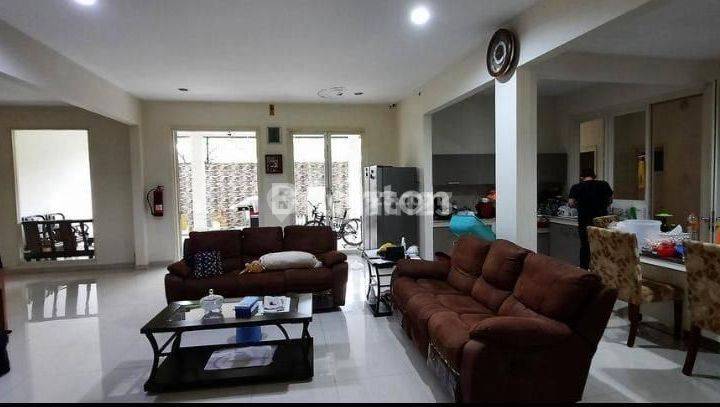 RUMAH MEWAH DUA LANTAI FULL FURNISHED SIAP HUNI DI GRAHA CANDI GOLF CANDISARI SEMARANG 2