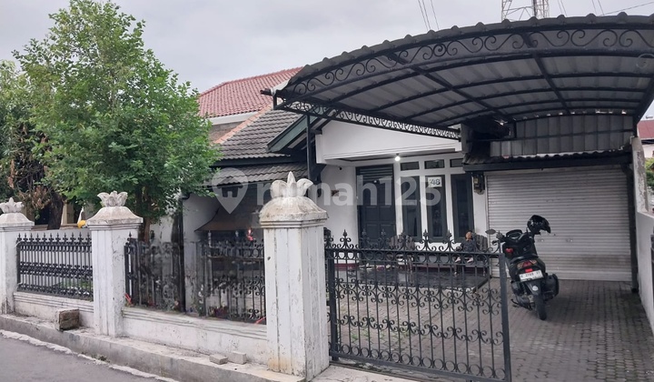 House with Spacious Land in Pedurungan Semarang 1