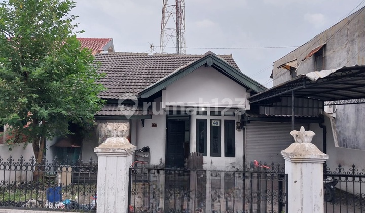 House with Spacious Land in Pedurungan Semarang 2