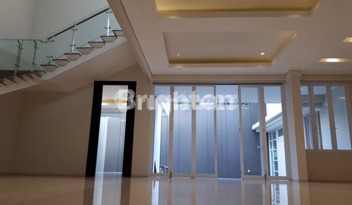 Brand New 2.5-Story House, Excellent. Luxurious. 1