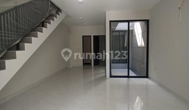 Rumah Baru 2 LT Modern Minimalis Area Baruk Design Inner Garden