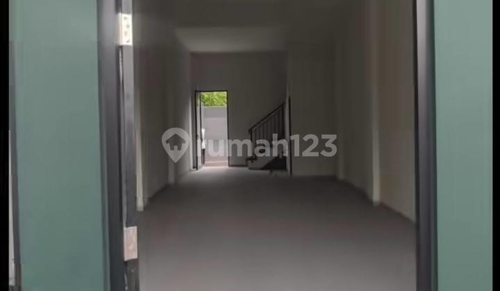 Gress 3-Story Shop House in Kedung Asem, Near Main Road, Zero Traffic Jams. Gress 3-Story Shop House in Kedung Asem, Near Main Road, Zero Traffic Jams.