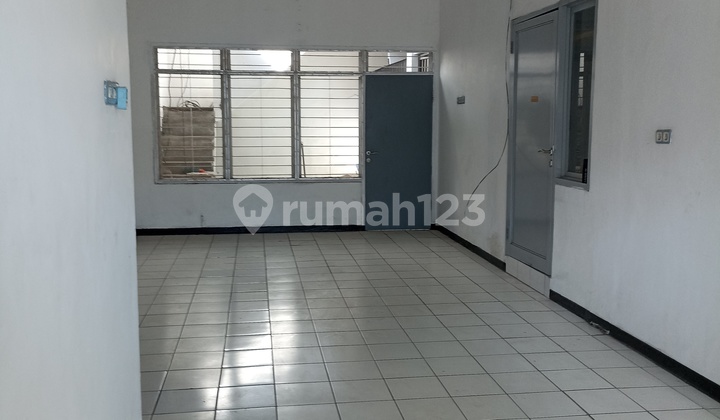 RUMAH 1.5 LANTAI KLAMPIS SURABAYA DEKAT SEKALI KE RAYA MERR DAN JALAN BESAR 1