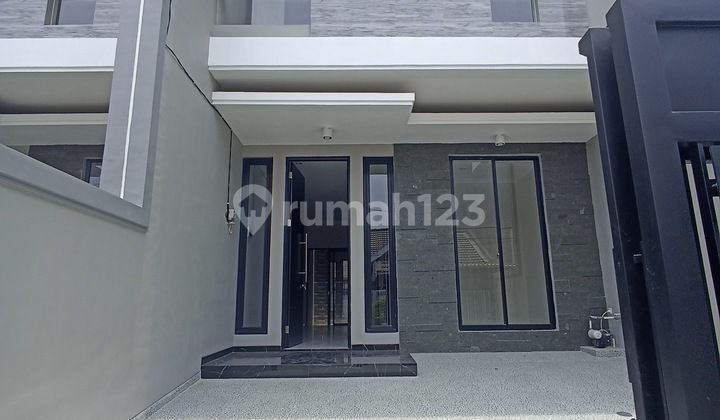 Rumah Baru Gress 2 Lantai Klampis Semolo Minimalis Modern