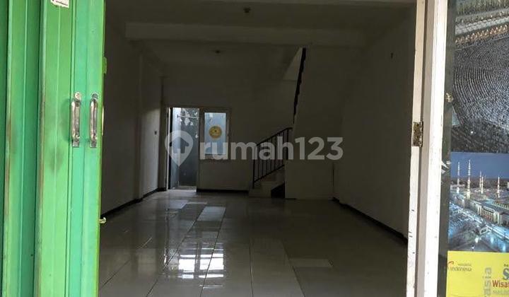 Two-story shop house zero Nirwana Street busy front road Two-story shop house zero Nirwana Street busy front road