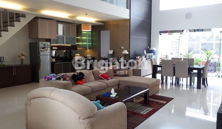 RUMAH 1 LANTAI, BAGUS, SIAP HUNI, LOKASI SUTOREJO, BANGUNAN MODEL.MESANIN 1