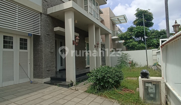 2-Story House in Puri Galaxy, Bambo Lake, Surabaya, Ready to Occupy, Near Petra University