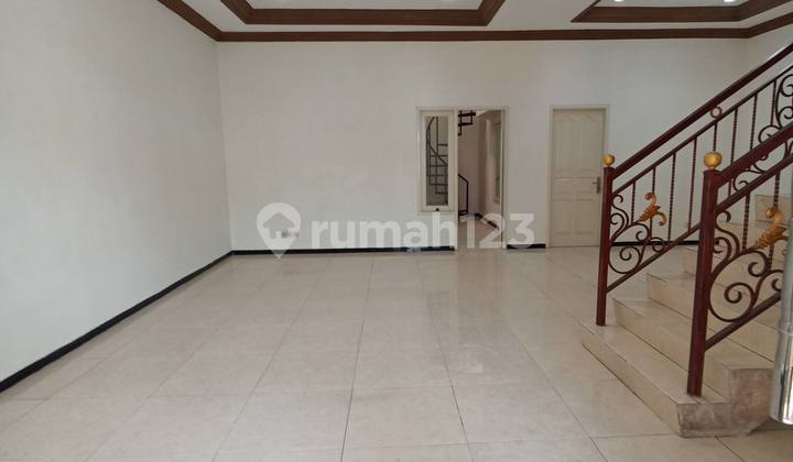 2-Storey House Location Klampis Semolo Central East Surabaya City