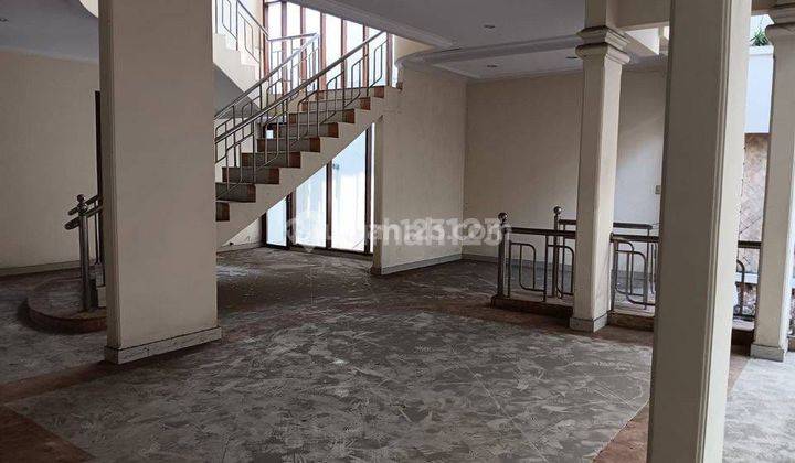 Rumah Daerah Ancol Bangunan 2 Lt Fasilitas Kolam Renang Rm51 1