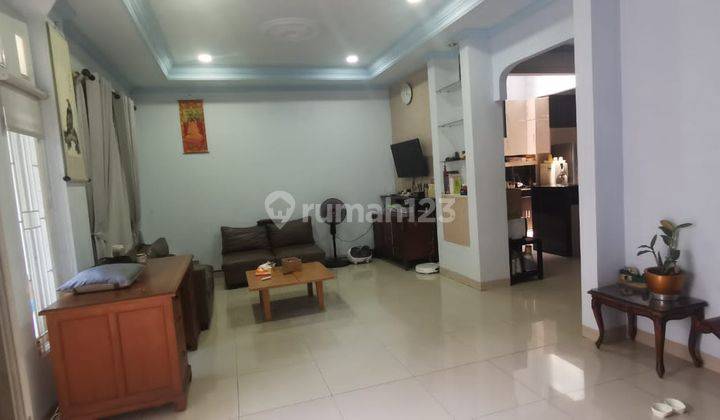 Rumah 2lt Daerah Kemayoran Keamanan 24jam SHM Hadap Utara Rm107 1