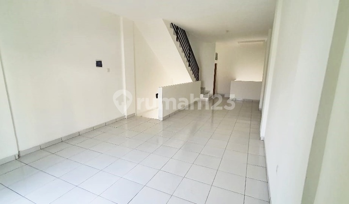 New 3-Story Ruko in Petojo, Fully Open for Online Business and Warehouse, Rp146 Million New 3-Story Ruko in Petojo, Fully Open for Online Business and Warehouse, Rp146 Million