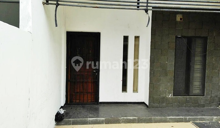 Good Location 3-Story Shop House in Petojo Area, Car Access, Strategic, IDR 148 Million Good Location 3-Story Shop House in Petojo Area, Car Access, Strategic, IDR 148 Million