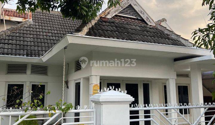 Rumah Hook 2 Lantai Ful Furnished Area Bebas Banjir 1