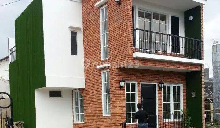 Rumah 2 Lantai Dengan Gaya Eropa Di Cikutra Bandung  1