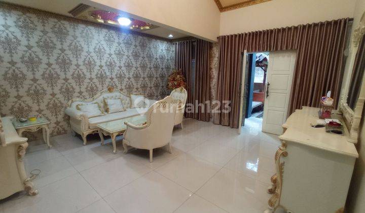 Rumah 3 Lantai Full Furnished Area Pinus Regency Bandung 2