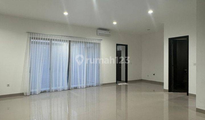 Disewakan Rumah Pik 2 10x25m2 Semi Furnished 2