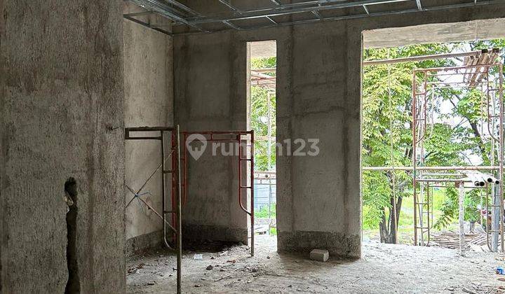 Di jual rumah di kavling  meruya Utara lokasi sangat bagus  2