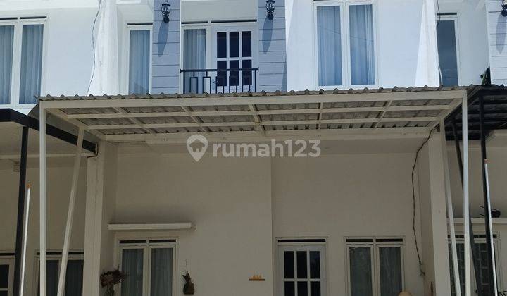 Rumah 2 Lantai Baru Unfurnished, 600jt an Lokasi Malang 2