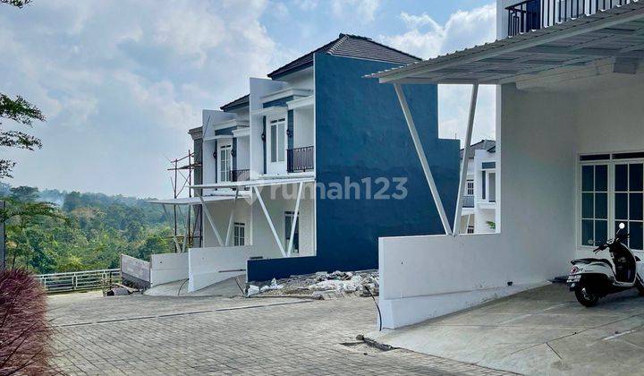 Rumah 2 Lantai Baru SHM di Kelilingi Wisata,strategis Dp.0 2