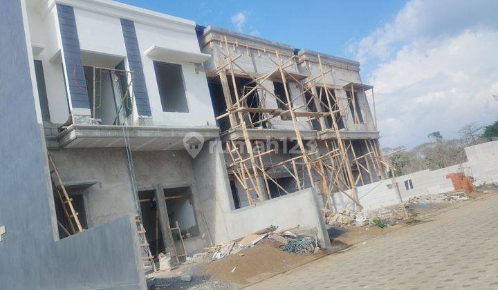 Rumah 2 Lantai Baru Posisi Hook 600jt an di Malang 2